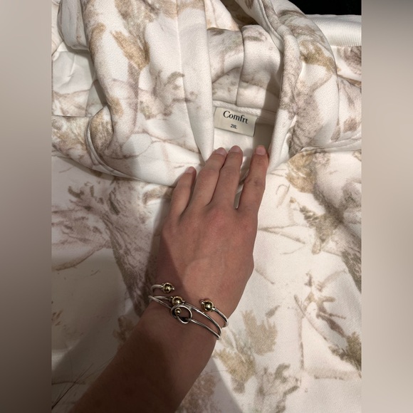 Comfrt White Oak Hoodie - Picture 7 of 7